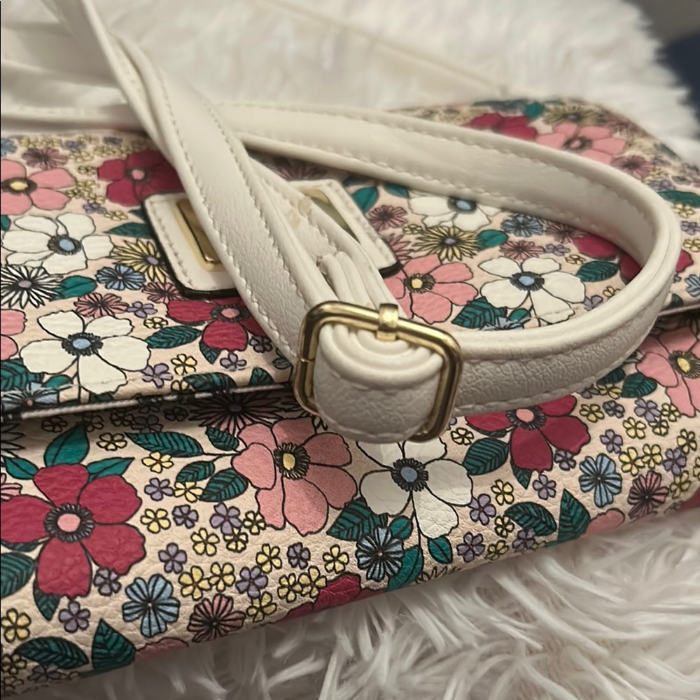 Juicy Couture Pink and Cream Crossbody Bag with Floral Design - Picture 6 of 9